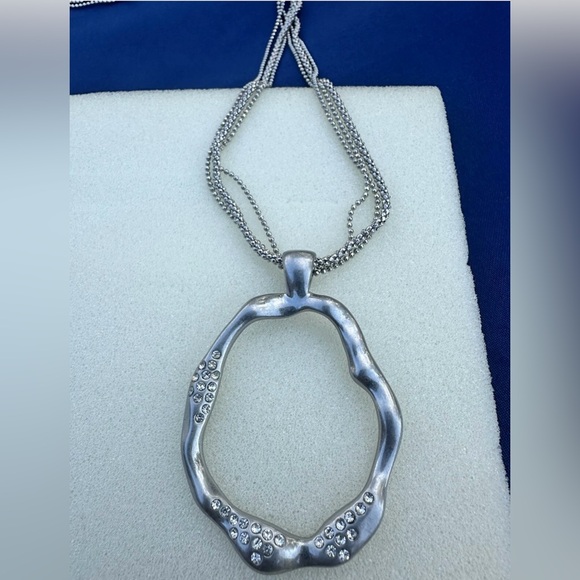 Lia Sophia "Wanderlust” Matte Silver Tone w/Cut Crystals Necklace 30-33” - Picture 2 of 4